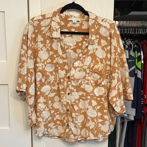 Treasure & Bond Floral Button-Down Shirt & Shorts in Tan and White